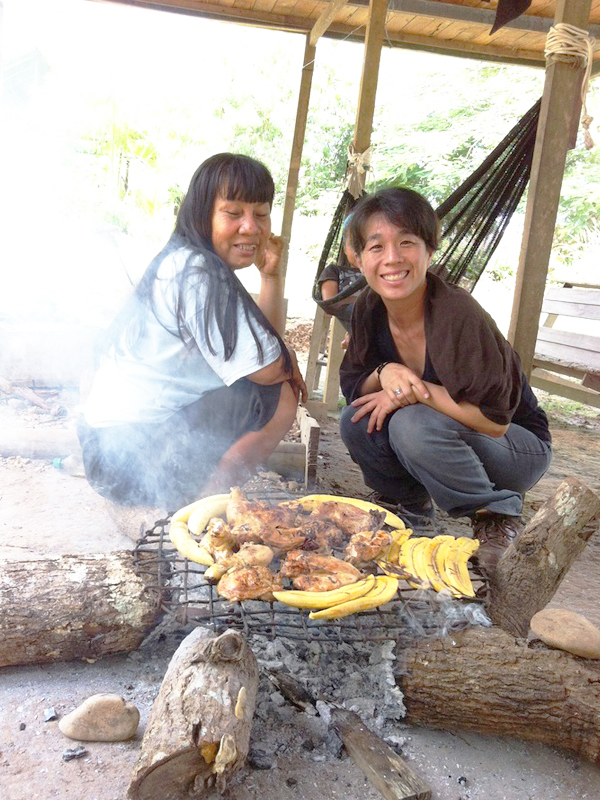 アマゾン屋のこと-アマゾン屋 - アマゾン・シピボ族の泥染め