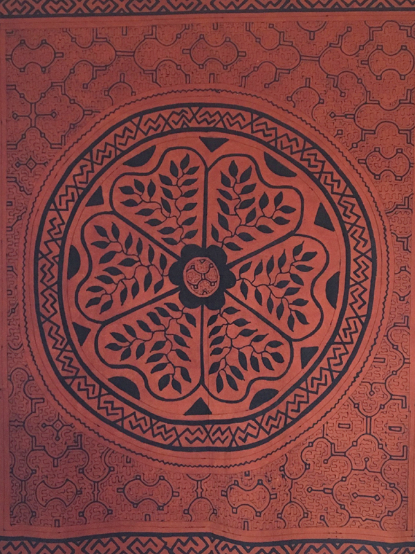 シピボ族の泥染め-アマゾン屋 - アマゾン・シピボ族の泥染め