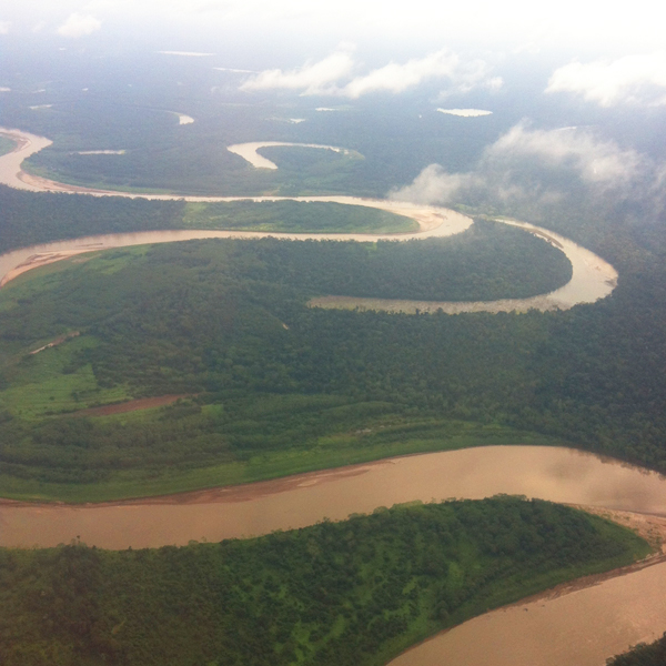 シピボ族の人々-アマゾン屋 - アマゾン・シピボ族の泥染め