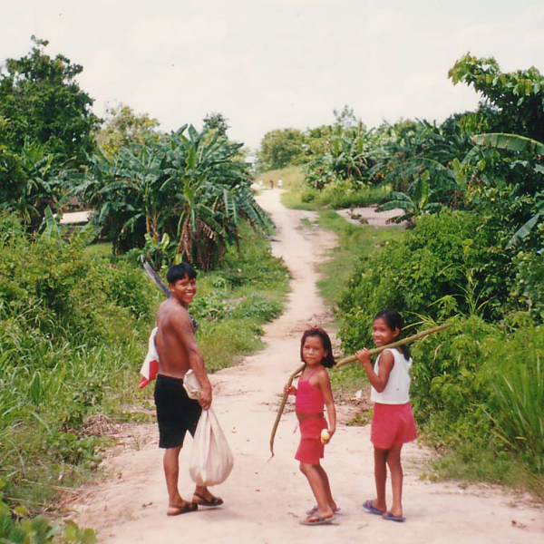 シピボ族の人々-アマゾン屋 - アマゾン・シピボ族の泥染め