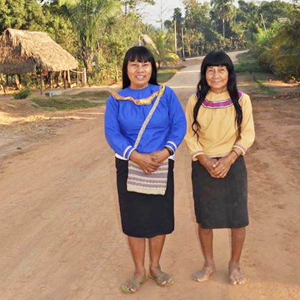 シピボ族の人々-アマゾン屋 - アマゾン・シピボ族の泥染め